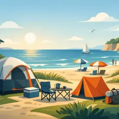 Idealny camping nad morzem: namioty, leżaki, stolik z kawą i widok na ocean. Słońce, plaża i relaks.