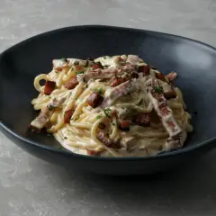 Pyszne spaghetti carbonara, idealne na szybki obiad. Ten przepis na carbonarę zachwyci każdego!