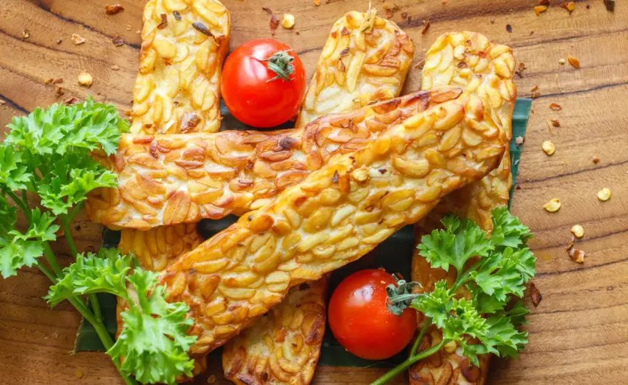 Tempeh - co to właściwie jest i jak go pysznie przyrządzić?