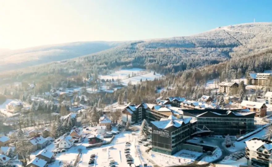 Hotel ze stokiem - jak wybrać wygodny nocleg i nie przepłacić