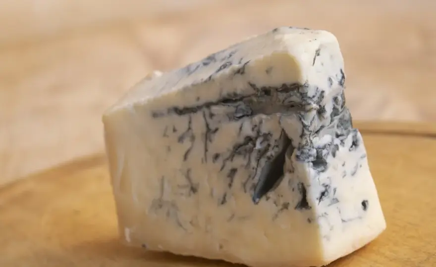 Ser gorgonzola - Jak odróżnić odmiany i z czym najlepiej smakuje?