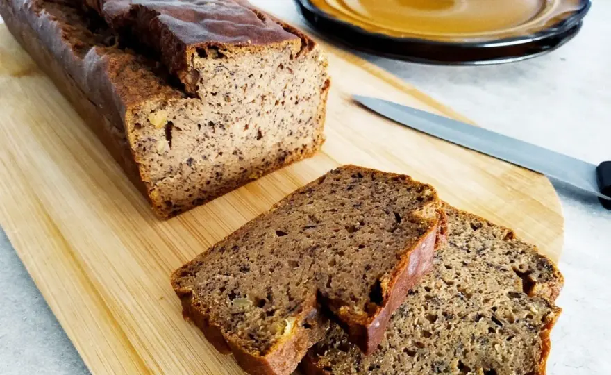 Chlebek bananowy bezglutenowy - jak upiec idealnie wilgotne ciasto?