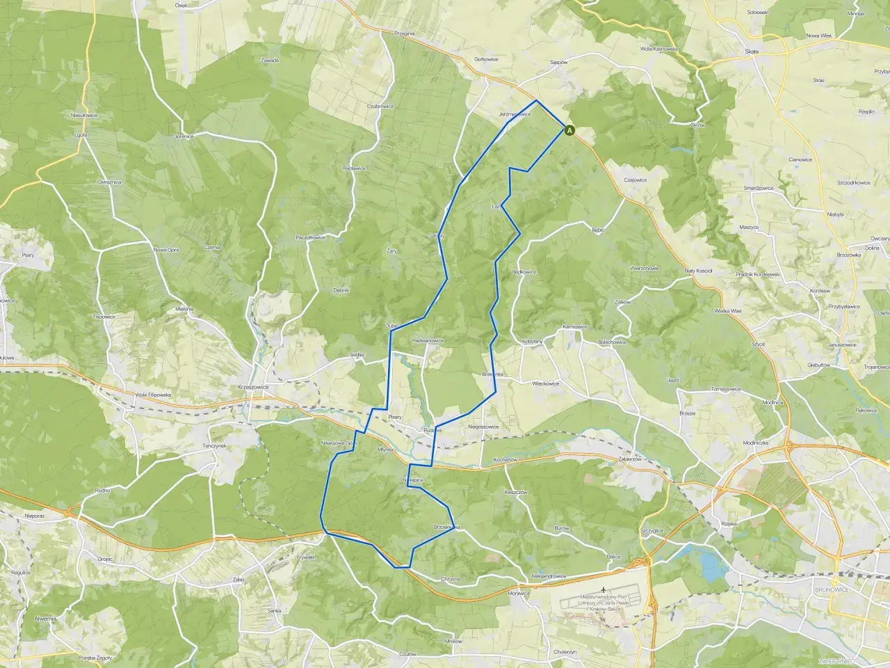 Trasa rowerowa przez Ojcowski Park Narodowy, malownicze krajobrazy i urokliwe wsie.